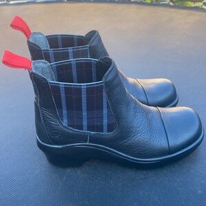 Ariat Rain Boots Leather Ankle Pull On Water Resistant snow boots 6.5 Chelsea